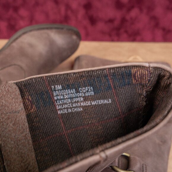 Born Women Braydon Dark Brown Distress Leather Farm Riding Knee Boots sz 7.5 - Picture 9 of 10